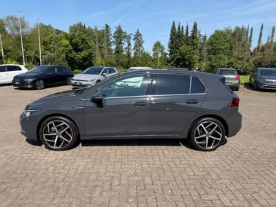 Volkswagen Golf VIII 2.0 TDI Style LED KAMERA ACC — slika 12