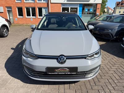 Volkswagen Golf VIII 2.0TDI Active PANO KEYLESS CAM MATRIX — slika 3