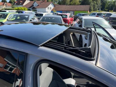 Volkswagen Golf VIII 2.0TDI Active PANO KEYLESS CAM MATRIX — slika 10