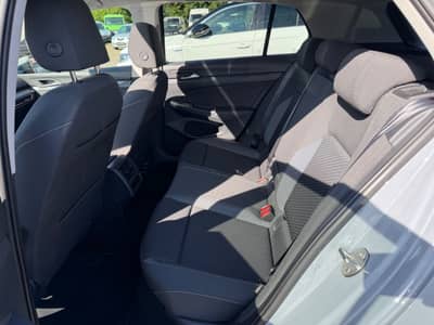 Volkswagen Golf VIII 2.0TDI Active PANO KEYLESS CAM MATRIX — slika 8