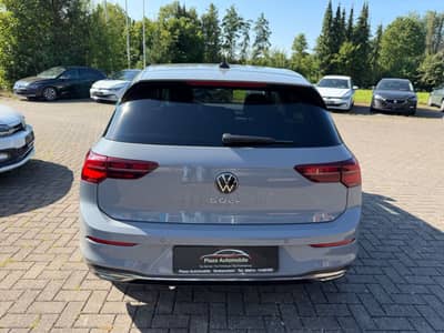 Volkswagen Golf VIII 2.0TDI Active PANO KEYLESS CAM MATRIX — slika 12
