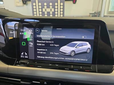 Volkswagen Golf VIII 2.0 TDI Move PANO AHK KAMERA HEADUP — slika 9