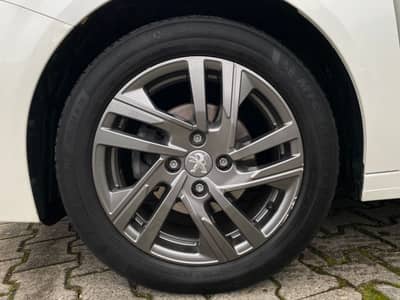 Peugeot 208 Active Pack LED/PDC/Tempo/Klima/Shz/Assisten — slika 18