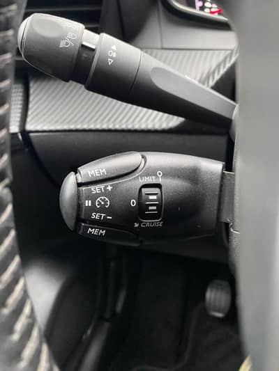 Peugeot 208 Active Pack LED/PDC/Tempo/Klima/Shz/Assisten — slika 8