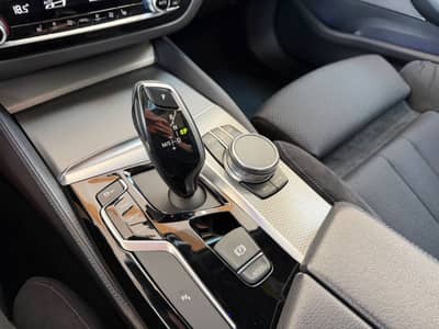 BMW 540 d xDrive M Sport Touring PANO LED Kam ACC — slika 22
