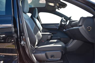 Volvo EX30 Ultra AWD Performance H&K/PANO/360°/ACC/STH — slika 12