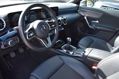 Mercedes-Benz CLA 180d Shooting Brake LED/CARPLAY/KAMERA/TEMPO — slika 8