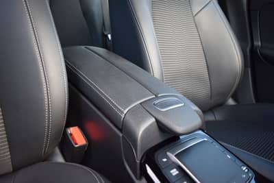 Mercedes-Benz CLA 180d Shooting Brake LED/CARPLAY/KAMERA/TEMPO — slika 25