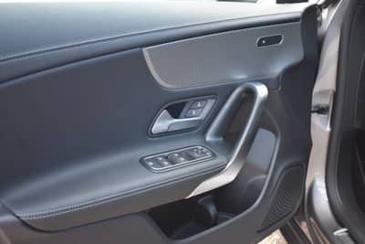 Mercedes-Benz CLA 180d Shooting Brake LED/CARPLAY/KAMERA/TEMPO — slika 21