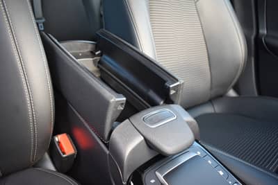 Mercedes-Benz CLA 180d Shooting Brake LED/CARPLAY/KAMERA/TEMPO — slika 26