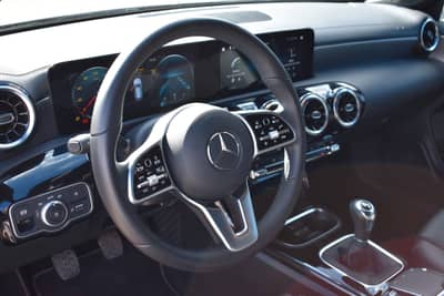 Mercedes-Benz CLA 180d Shooting Brake LED/CARPLAY/KAMERA/TEMPO — slika 9