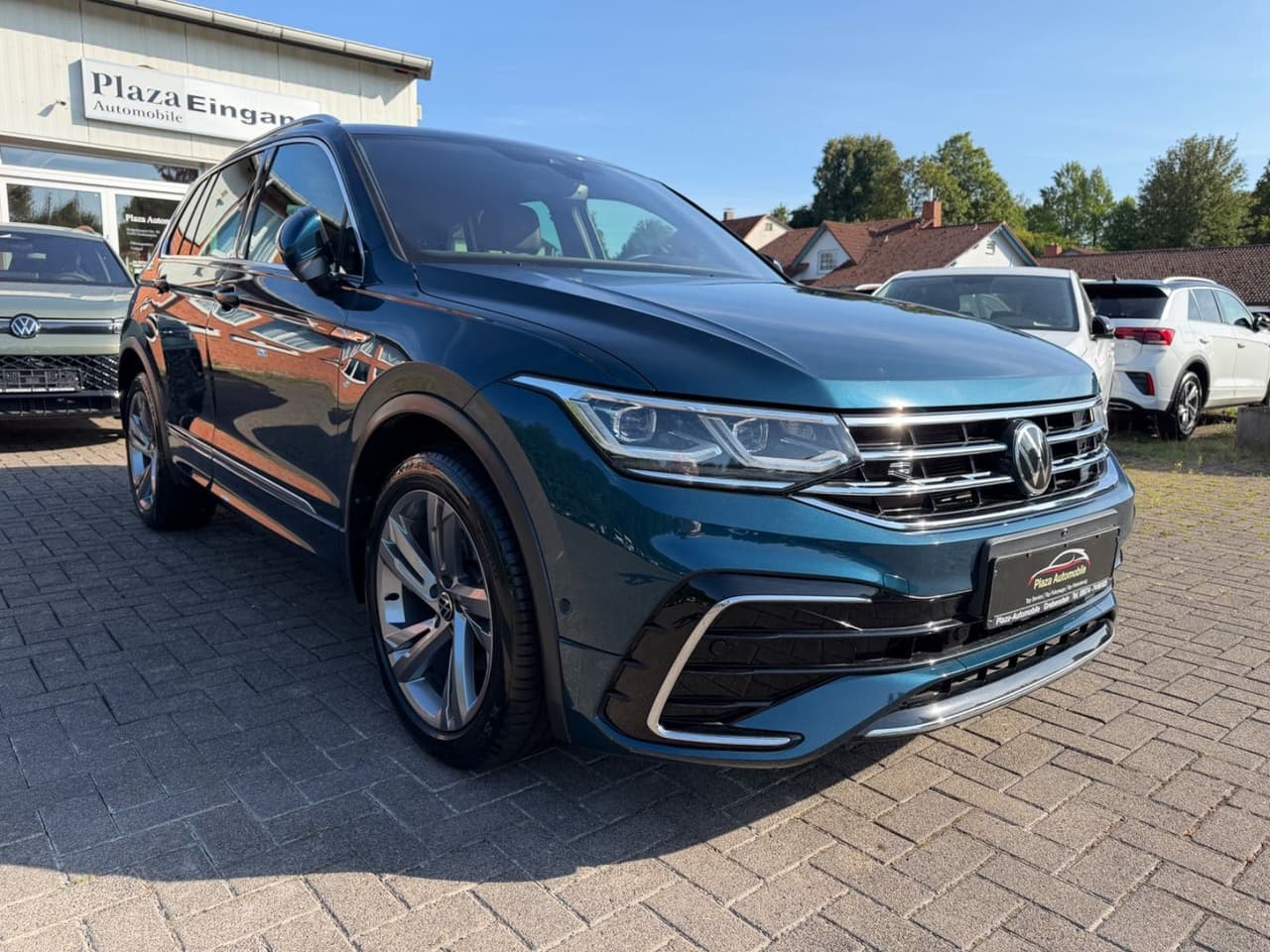Volkswagen Tiguan 2.0TDI R-LINE PANO KEYLESS MATRIX ACC CAM — slika 1