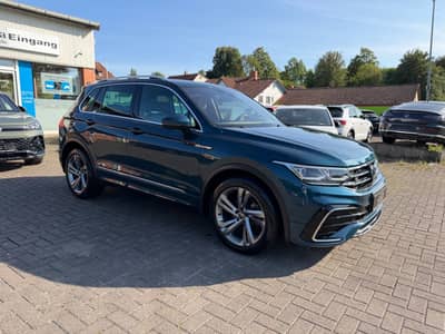 Volkswagen Tiguan 2.0TDI R-LINE PANO KEYLESS MATRIX ACC CAM — slika 16