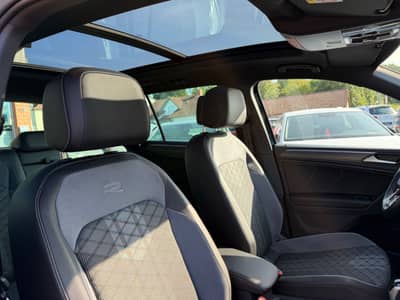 Volkswagen Tiguan 2.0TDI R-LINE PANO KEYLESS MATRIX ACC CAM — slika 7