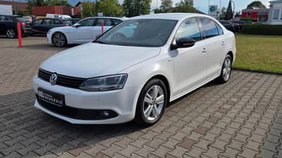 Volkswagen Jetta 2.0 TDI "Match"T.Leder"Navi"Alu"PDC" — slika 1