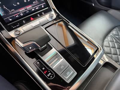 Audi Q8 50 TDI quattro3xS-Line 23Zoll Pano Matrix ACC — slika 20