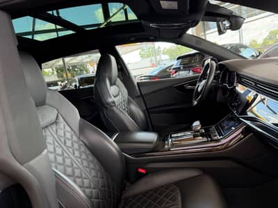 Audi Q8 50 TDI quattro3xS-Line 23Zoll Pano Matrix ACC — slika 17