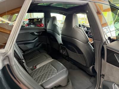 Audi Q8 50 TDI quattro3xS-Line 23Zoll Pano Matrix ACC — slika 25