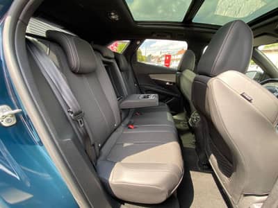 Peugeot 3008 GT ACC/Pano/LED/Kamera/Sitzheizung/Assisten — slika 14