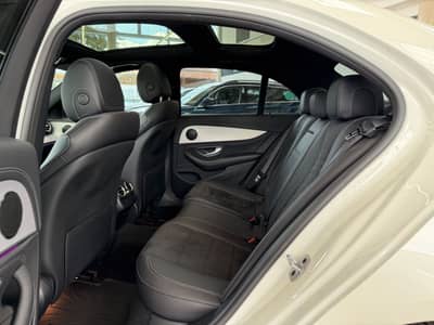 Mercedes-Benz E 220d Lim. AMG-Paket ACC 360KAM PANO — slika 23