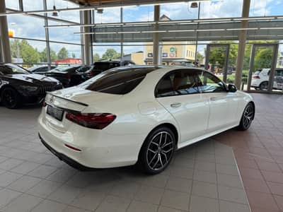 Mercedes-Benz E 220d Lim. AMG-Paket ACC 360KAM PANO — slika 8