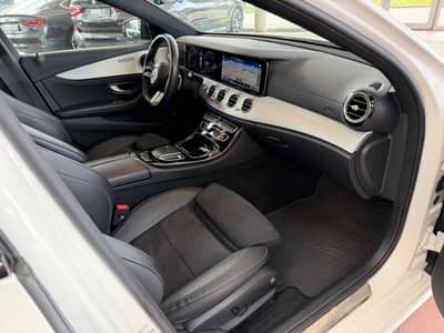Mercedes-Benz E 220d Lim. AMG-Paket ACC 360KAM PANO — slika 16