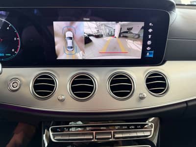 Mercedes-Benz E 220d Lim. AMG-Paket ACC 360KAM PANO — slika 19
