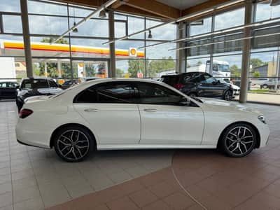 Mercedes-Benz E 220d Lim. AMG-Paket ACC 360KAM PANO — slika 5