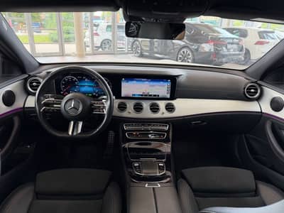 Mercedes-Benz E 220d Lim. AMG-Paket ACC 360KAM PANO — slika 12