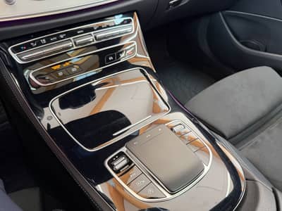 Mercedes-Benz E 220d Lim. AMG-Paket ACC 360KAM PANO — slika 21