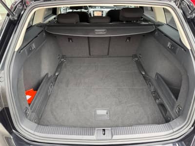 Volkswagen Passat Variant TDI*DSG*NAVI*PDC*F1*ACC* — slika 21