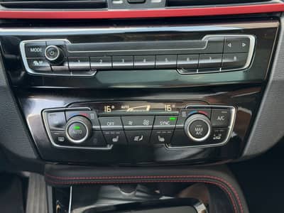 BMW X1 xDrive 20d Sport Line*AUTOMATIK*NAVI*LED*PANO — slika 18