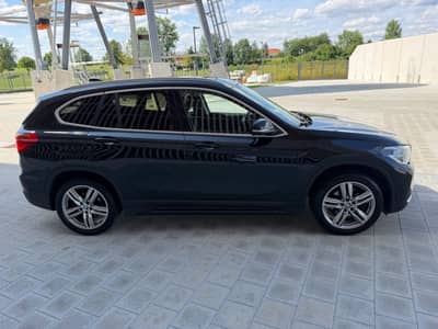 BMW X1 xDrive 20d Sport Line*AUTOMATIK*NAVI*LED*PANO — slika 5