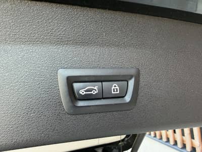 BMW X1 xDrive 20d Sport Line*AUTOMATIK*NAVI*LED*PANO — slika 26
