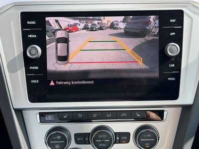 Volkswagen Passat Lim. Comfortline 2.0TDI*NAVI*VIRTUAL*PDC* — slika 19