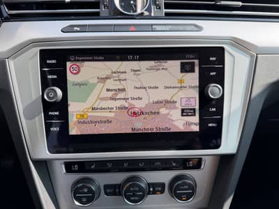 Volkswagen Passat Lim. Comfortline 2.0TDI*NAVI*VIRTUAL*PDC* — slika 18