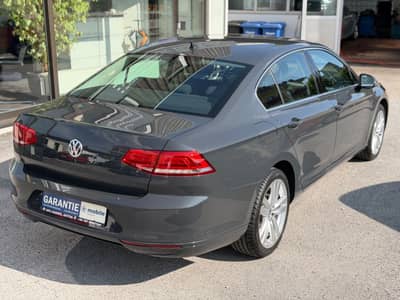 Volkswagen Passat Lim. Comfortline 2.0TDI*NAVI*VIRTUAL*PDC* — slika 9