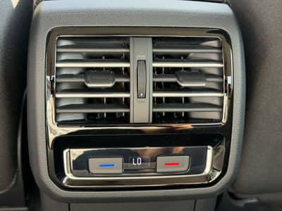 Volkswagen Passat Lim. Comfortline 2.0TDI*NAVI*VIRTUAL*PDC* — slika 27
