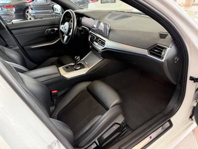 BMW 320 d xDrive M Sport Lim. ACC LED KAM. HUD — slika 16