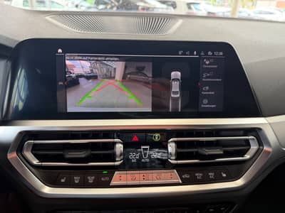 BMW 320 d xDrive M Sport Lim. ACC LED KAM. HUD — slika 21