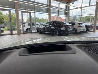 BMW 320 d xDrive M Sport Lim. ACC LED KAM. HUD — slika 18