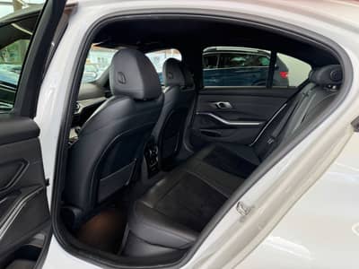 BMW 320 d xDrive M Sport Lim. ACC LED KAM. HUD — slika 24