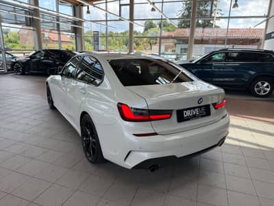 BMW 320 d xDrive M Sport Lim. ACC LED KAM. HUD — slika 7
