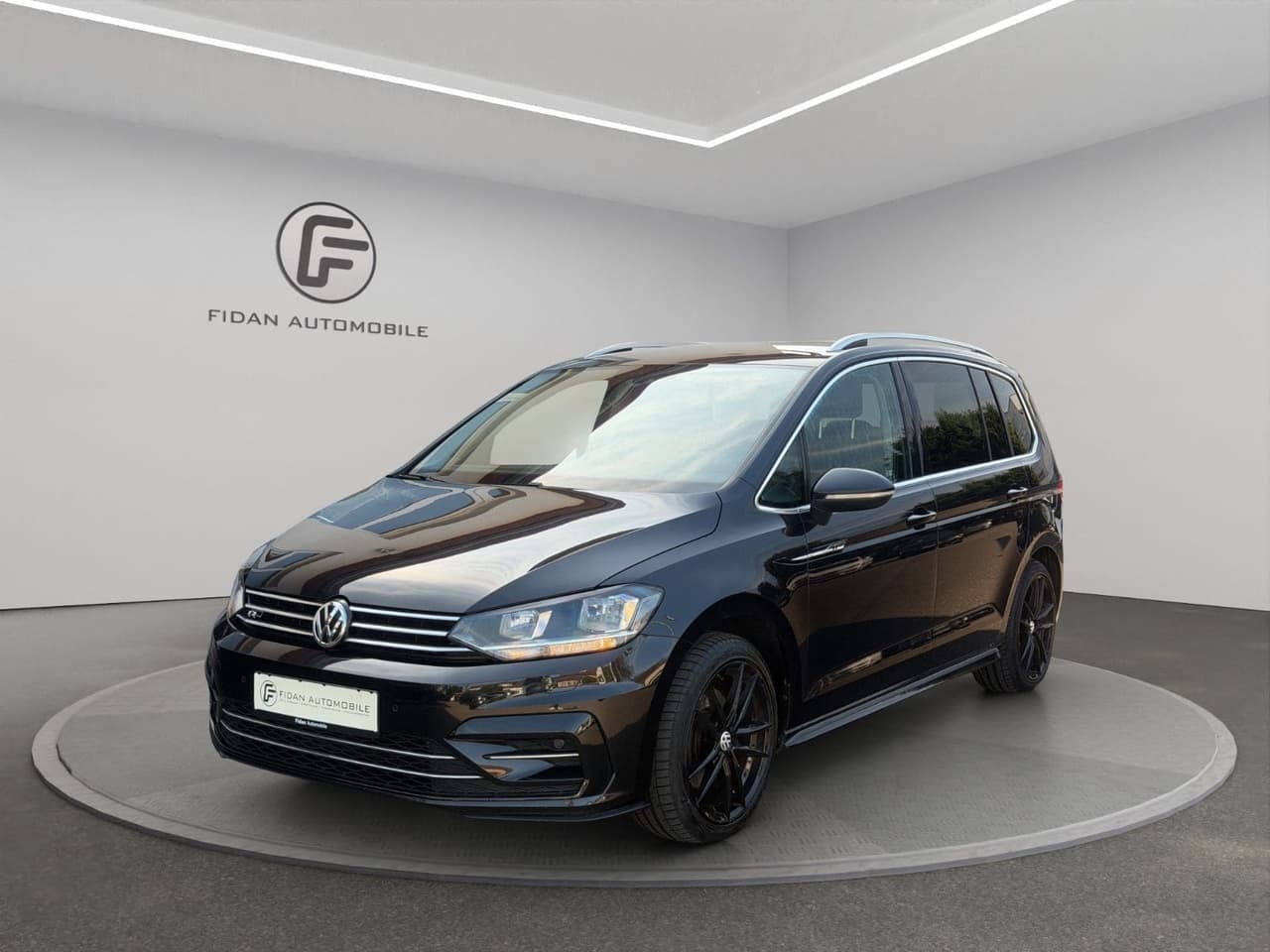 Volkswagen Touran R-Line*7-Sitze*ACC*AHK*Navi* — slika 1