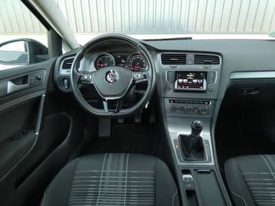 Volkswagen Golf 1.6 TDI LOUNGE 2-Hand Klimaaut SHZ GRA EU6 — slika 4