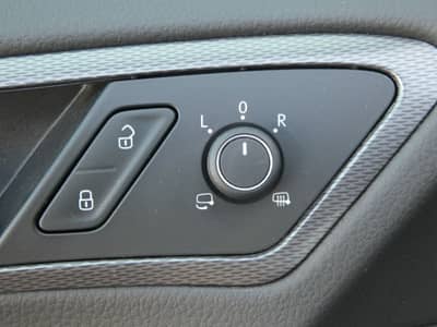 Volkswagen Golf 1.6 TDI LOUNGE 2-Hand Klimaaut SHZ GRA EU6 — slika 16