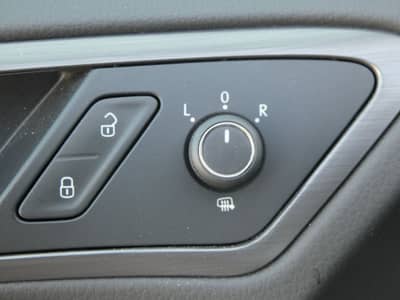 Volkswagen Golf 1.6 TDI DSG Comfortline Navi ACC SHZ 2-Hand — slika 17