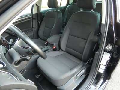 Volkswagen Golf 1.6 TDI DSG Comfortline Navi ACC SHZ 2-Hand — slika 5