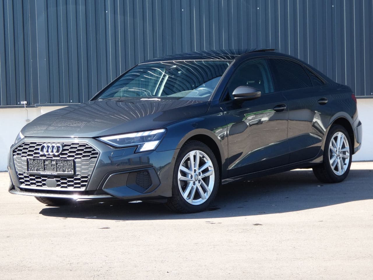 Audi A3 30 TDI Lim S tronic Matrix Virtual PANO Kamer — slika 1