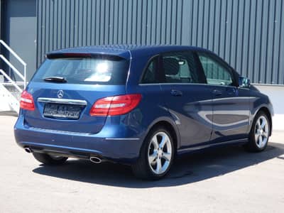 Mercedes-Benz B 250 DCT Bi-Xenon Navi Distronic AHK 17" 2-Hand — slika 24